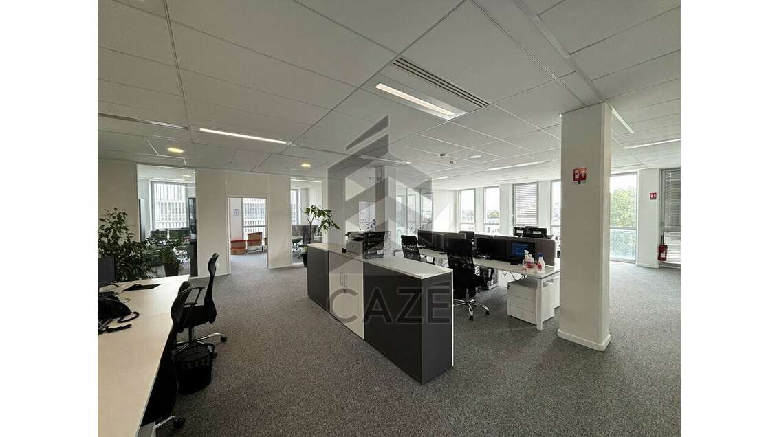 Superbes bureaux 296m² à vendre à Bordeaux Lac 