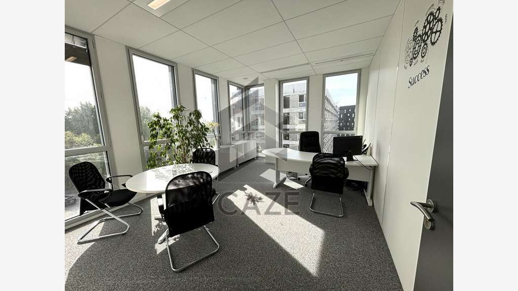 Superbes bureaux 296m² à vendre à Bordeaux Lac 
