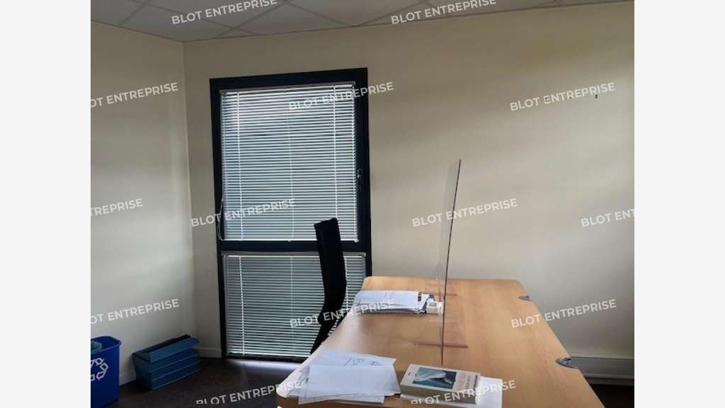 À vendre bureaux 275m² ERP à Brech Porte Océane