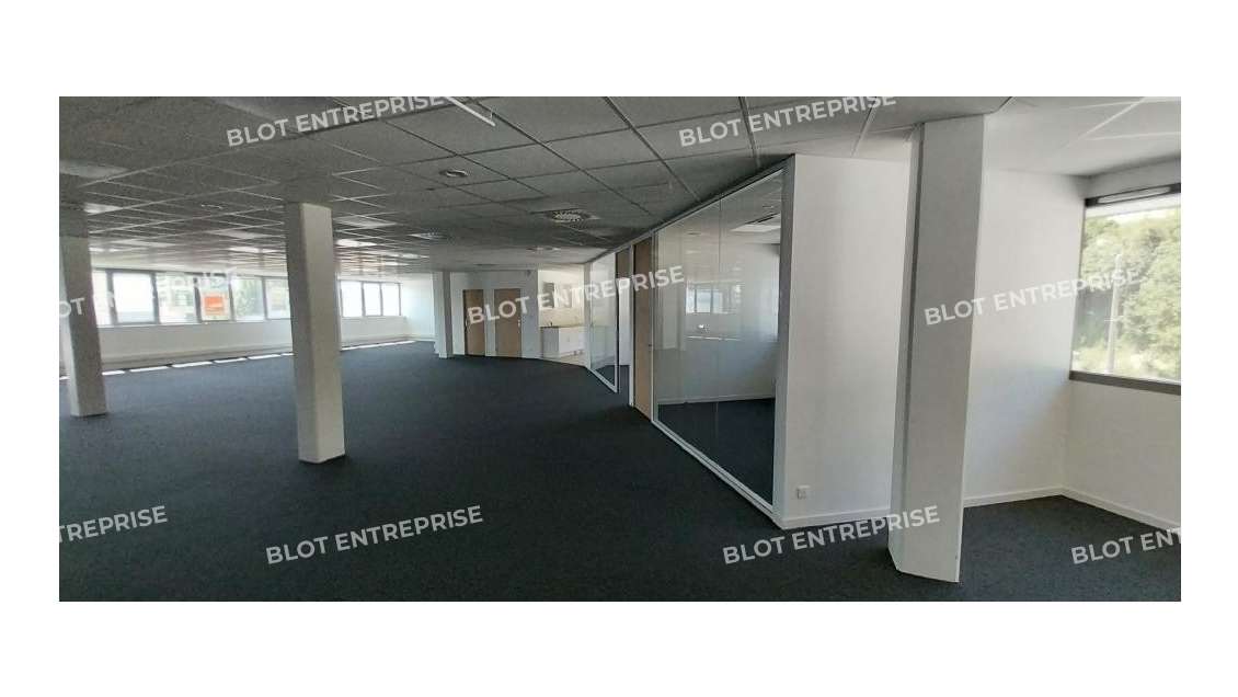 A louer/vendre bureaux 118m² Brest Port Commerce