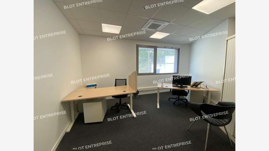 A vendre à louer bureaux 678m² Brest Port Commerce