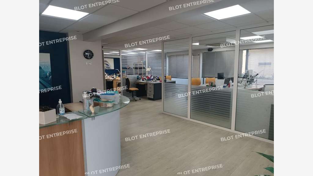 A vendre local climatisé médical 178m² Brest