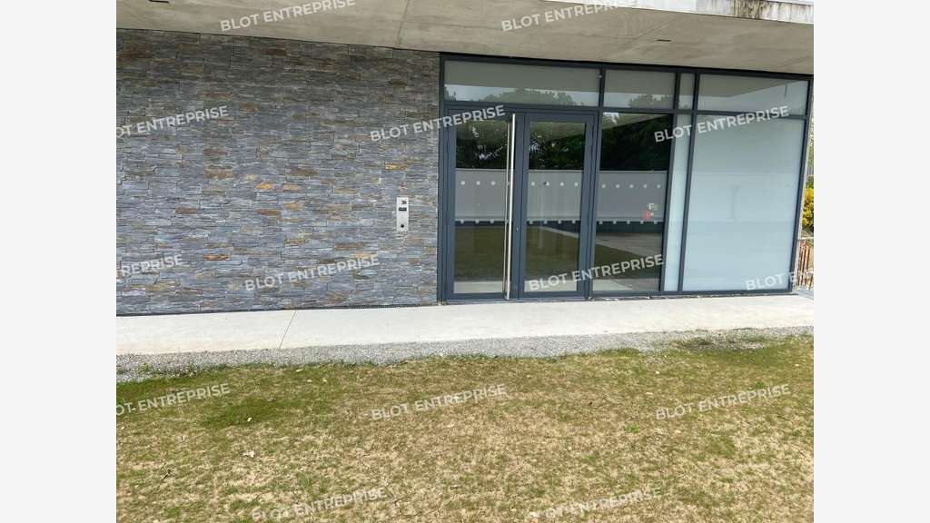 Bureaux 1090m² belle visibilité Brest Bld Europe