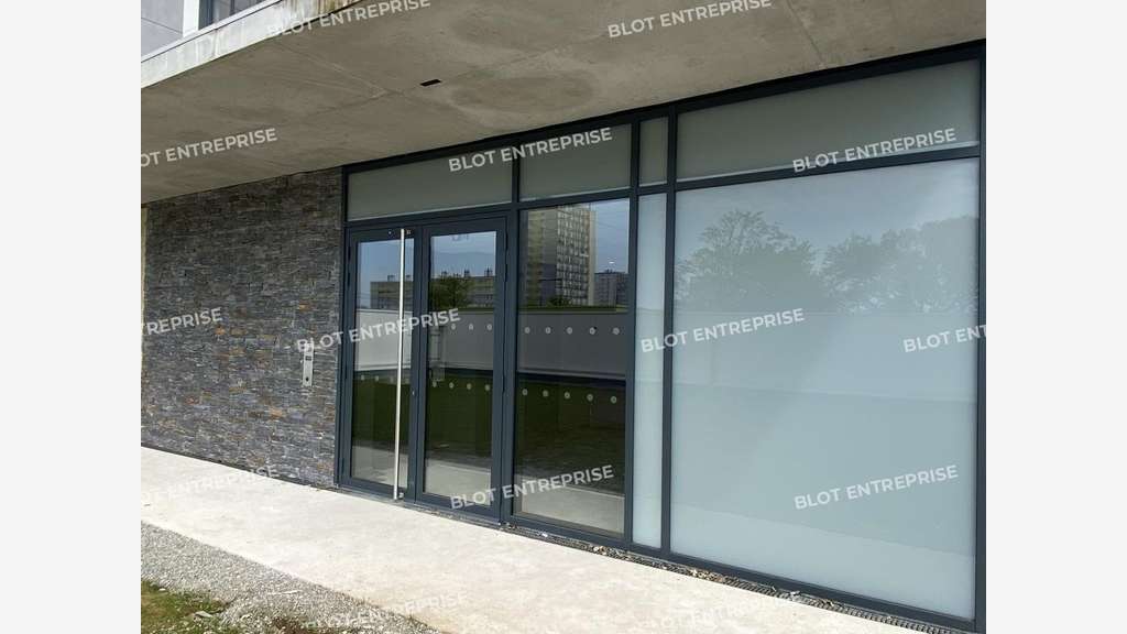 Bureaux 1090m² belle visibilité Brest Bld Europe
