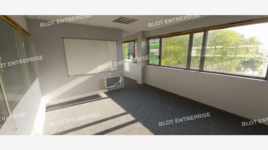 À VENDRE - BUREAUX - 220 m² - BREST