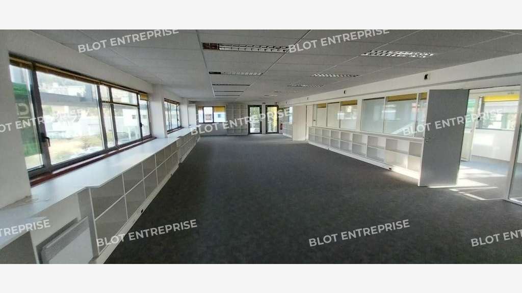 À VENDRE - BUREAUX - 220 m² - BREST