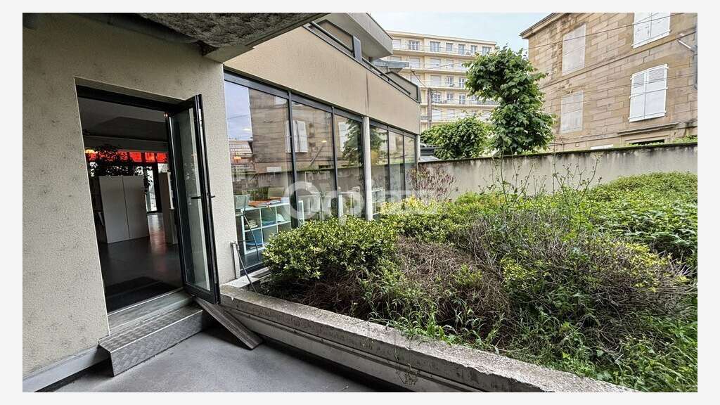 Vente local professionnel 200m² Brive-la-Gaillarde