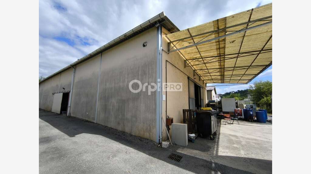LOCAL D'ACTIVITE ENTREPOT