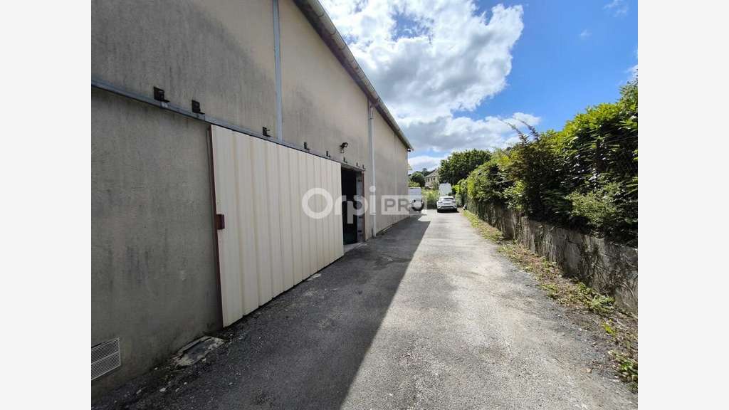 LOCAL D'ACTIVITE ENTREPOT