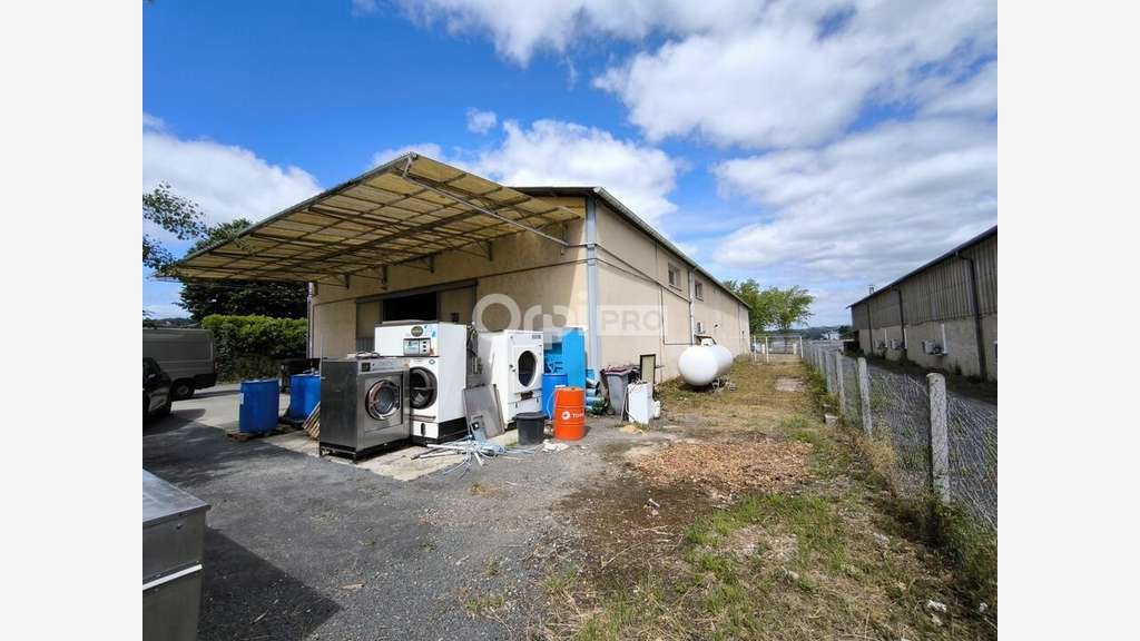 LOCAL D'ACTIVITE ENTREPOT