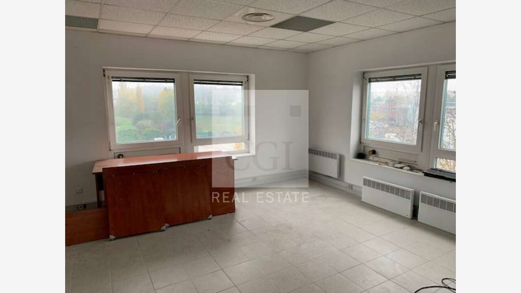 Bureaux fonctionnels 700m² à vendre à Bron 
