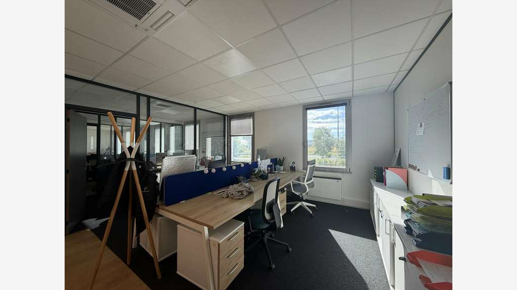 Bureaux de 140m² à vendre à Bron Europarc