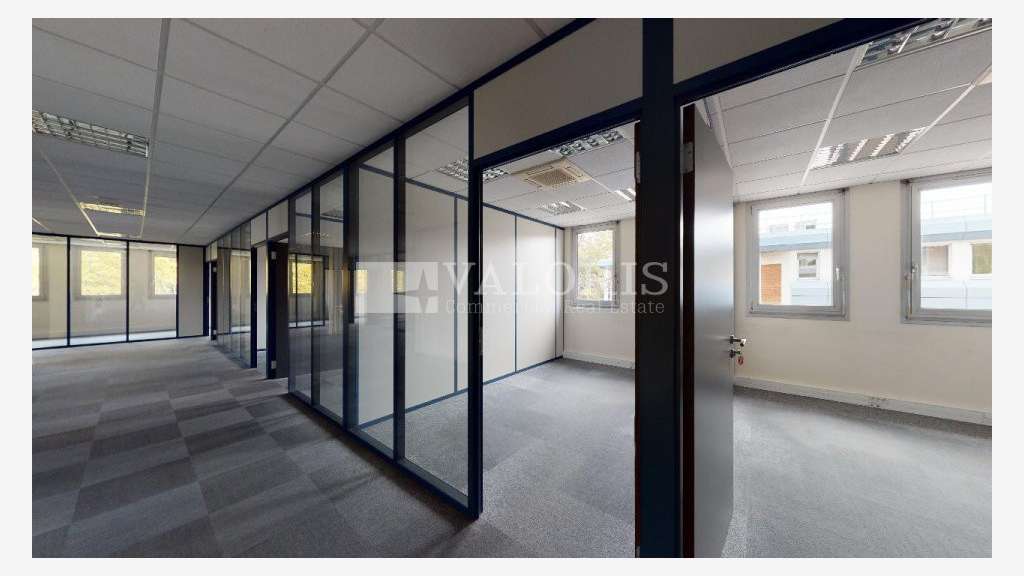 BRON - BUREAUX à vendre