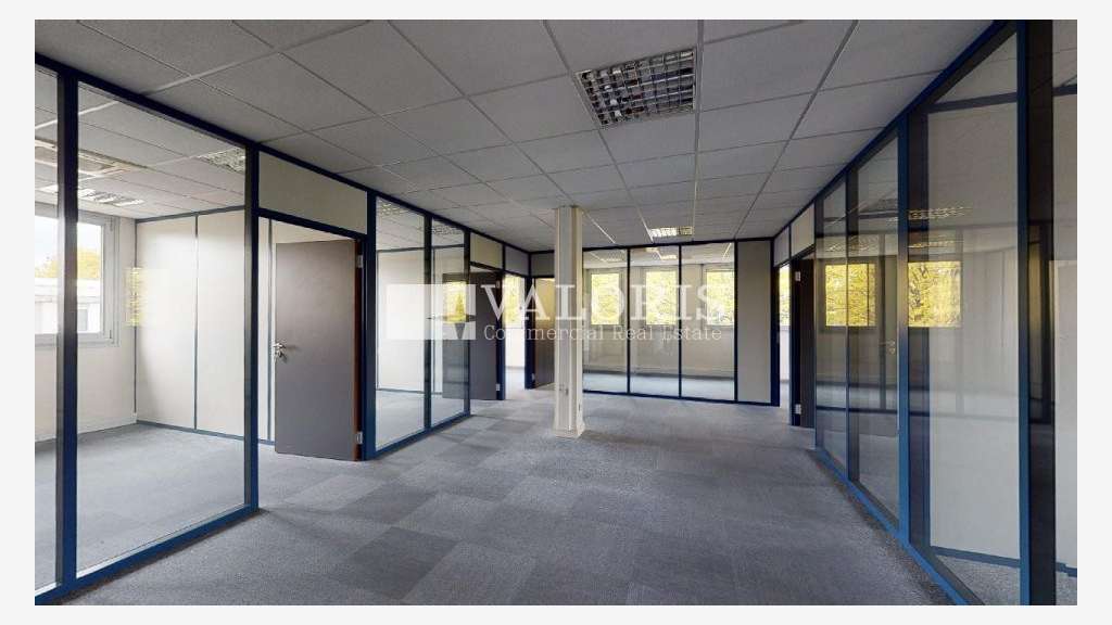 BRON - BUREAUX à vendre