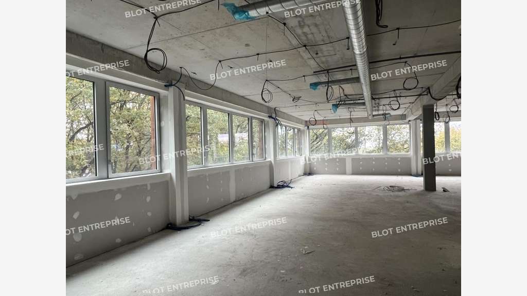 A vendre bureaux neufs de 817m² au 3ème étage Bruz