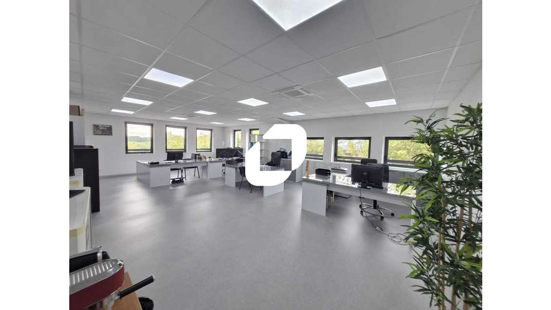 Vente Bureaux 102m² Bussy saint georges