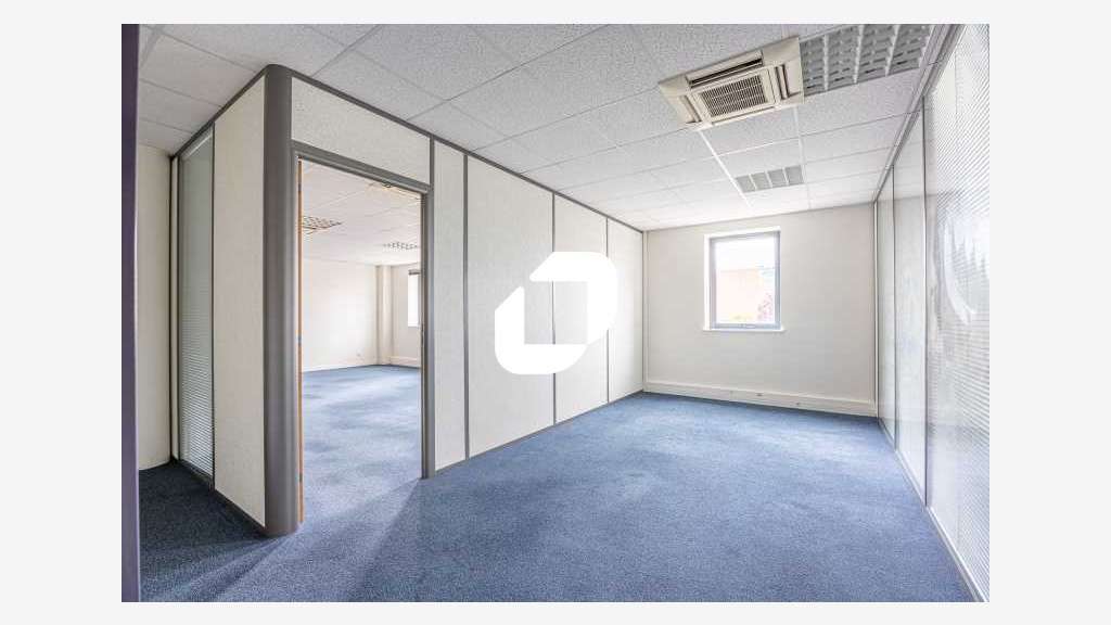 Vente Bureaux 96m² Bussy saint georges