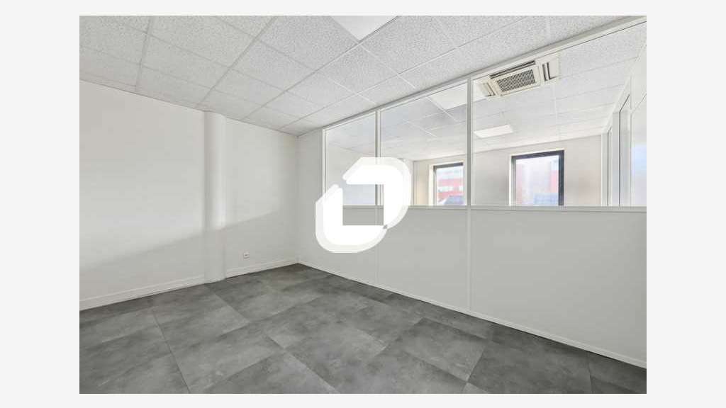 Vente Bureaux 95m² Bussy saint georges