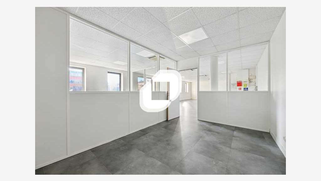 Vente Bureaux 95m² Bussy saint georges