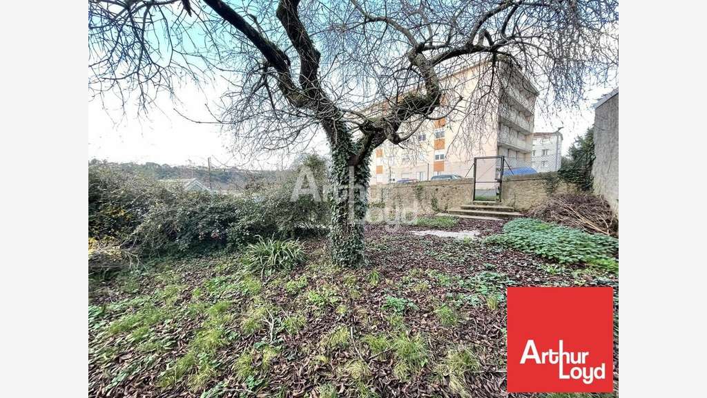 AV bureaux 252m² belle visibilité à Buxerolles