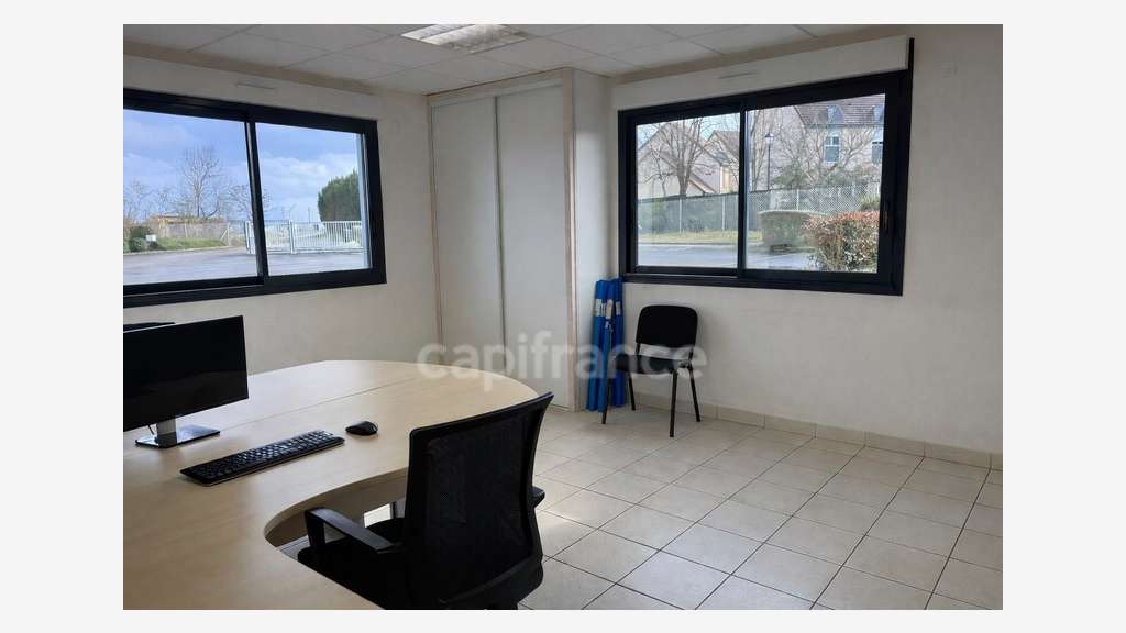 AV bâtiment industriel 1528m² zone artisanale Buxy