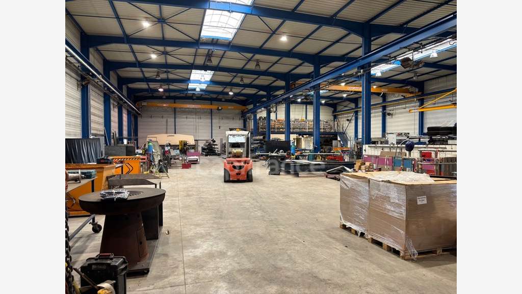 AV bâtiment industriel 1528m² zone artisanale Buxy
