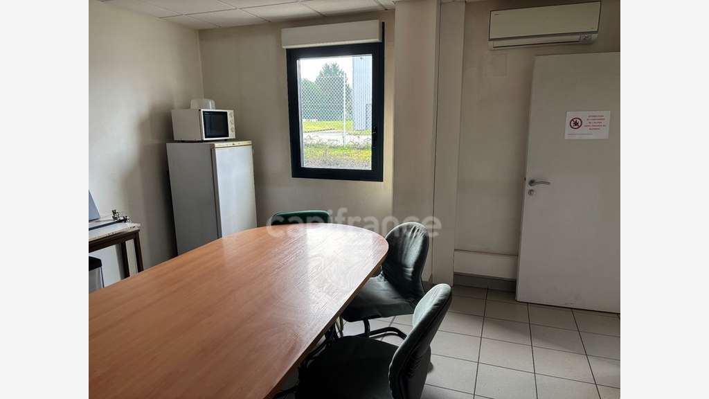 AV bâtiment industriel 1528m² zone artisanale Buxy