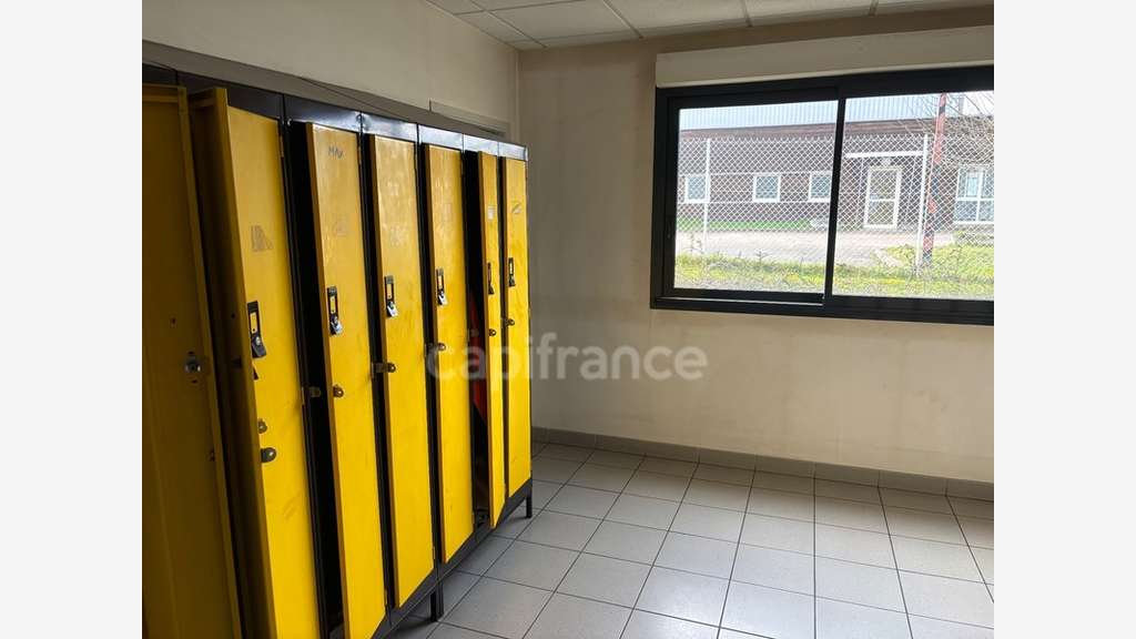 AV bâtiment industriel 1528m² zone artisanale Buxy