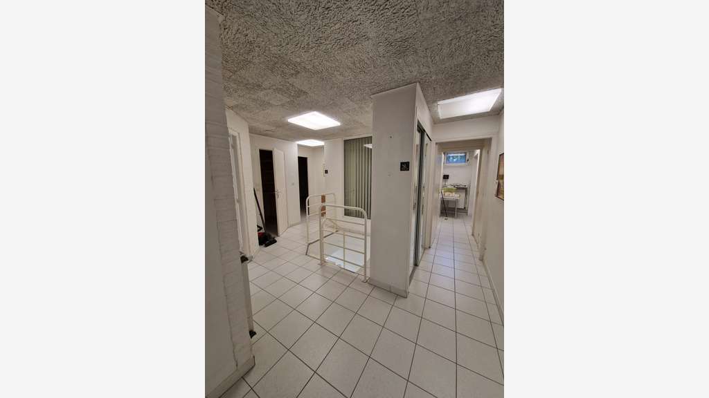Local commercial 115m² à vendre à Caen centre