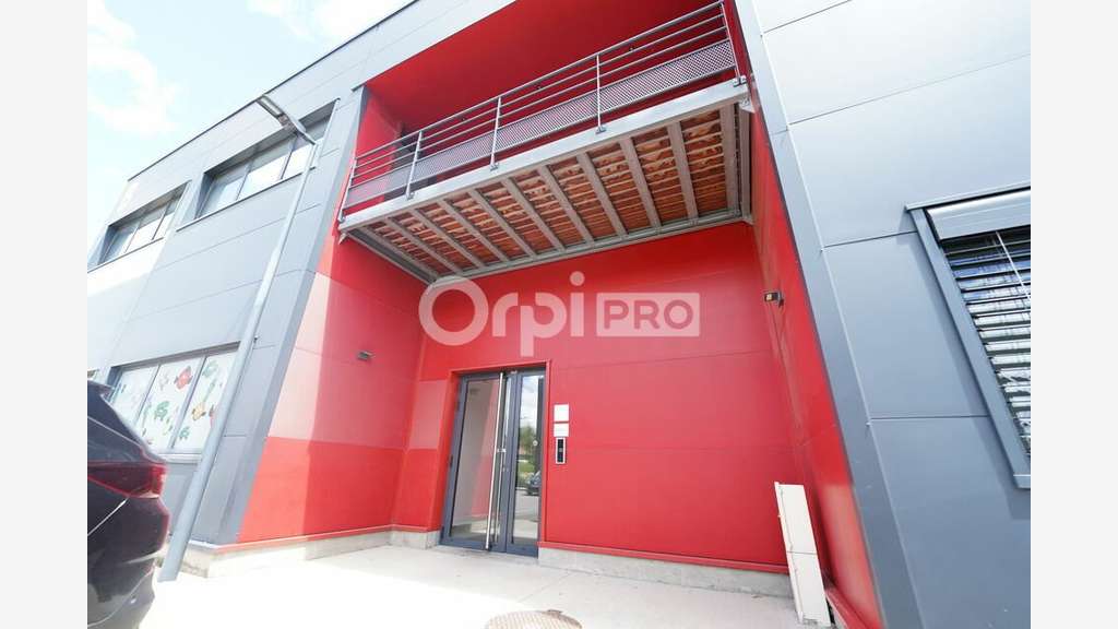 Bureaux à vendre 218m² à Cailloux-sur-Fontaines