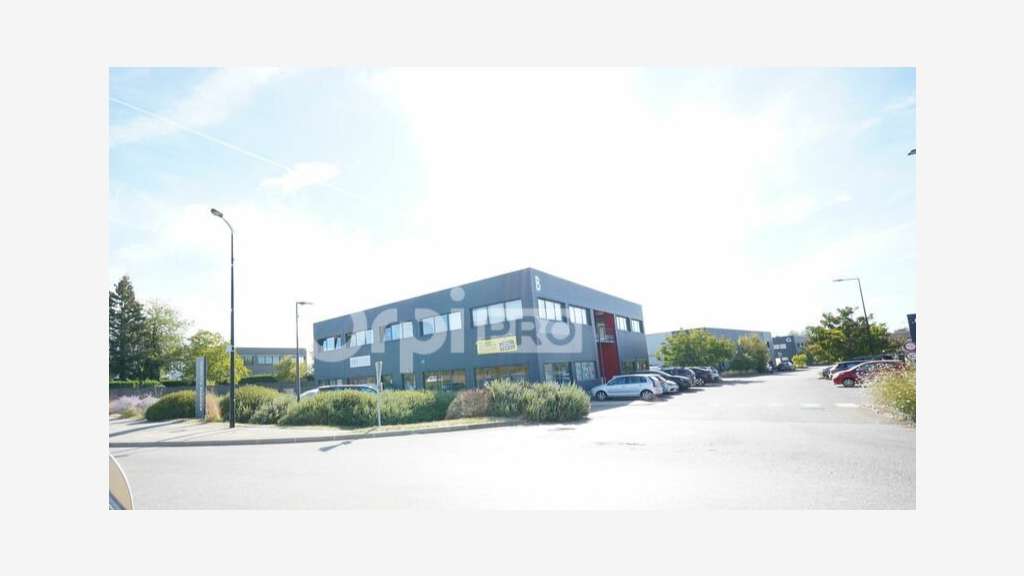 Bureaux à vendre 218m² à Cailloux-sur-Fontaines