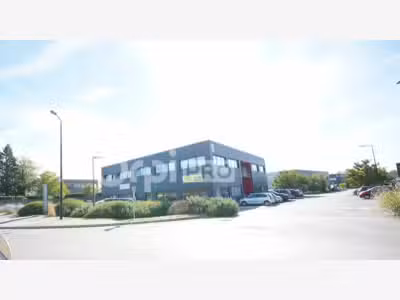 Bureaux à vendre 218m² à Cailloux-sur-Fontaines