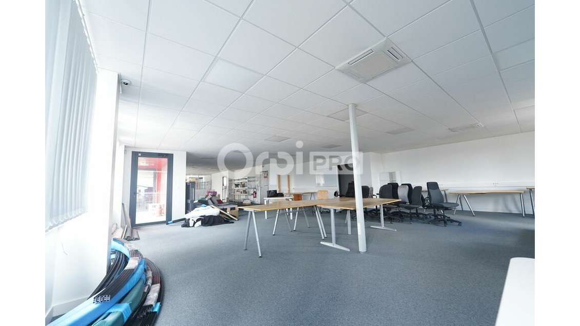 Bureaux à vendre 218m² à Cailloux-sur-Fontaines