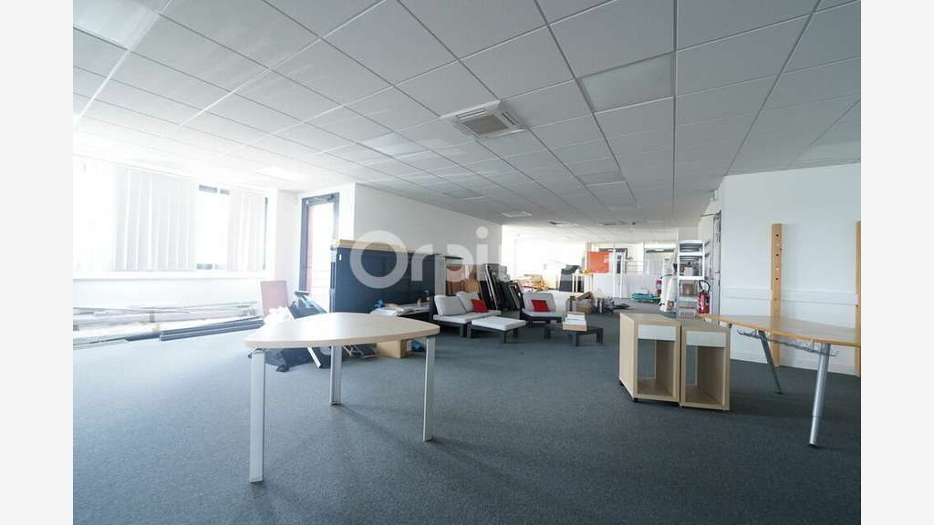 Bureaux à vendre 218m² à Cailloux-sur-Fontaines