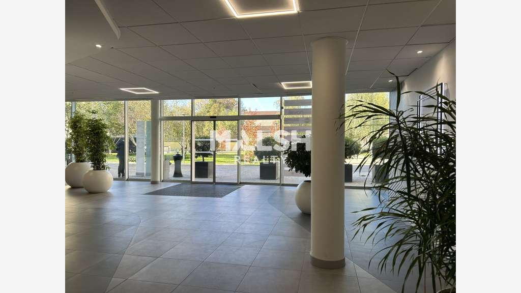 Plateau de bureaux à partir de 160m² R+1 à Caluire