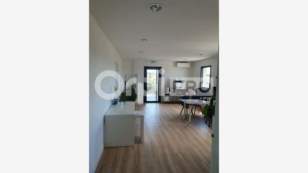 Vente bureaux/local professionnel 117m² Calvisson