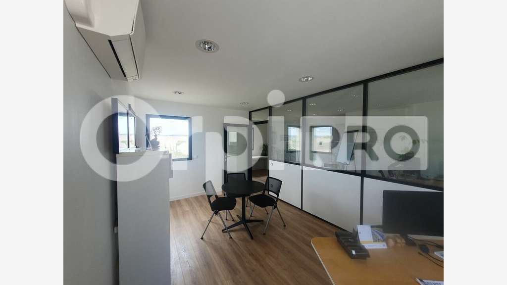 Vente bureaux/local professionnel 117m² Calvisson