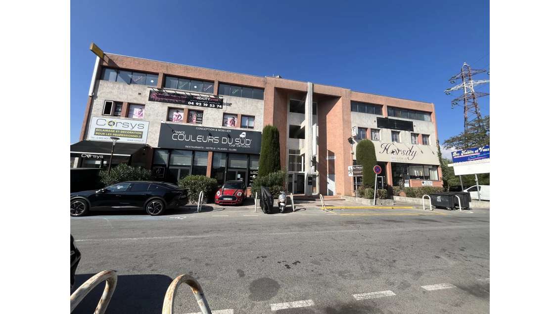 AV bureaux 121m² + 3 parkings Cannes Bastide Rouge