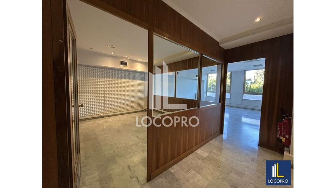 Vente bureaux de 80m² en R+1 à Cannes centre