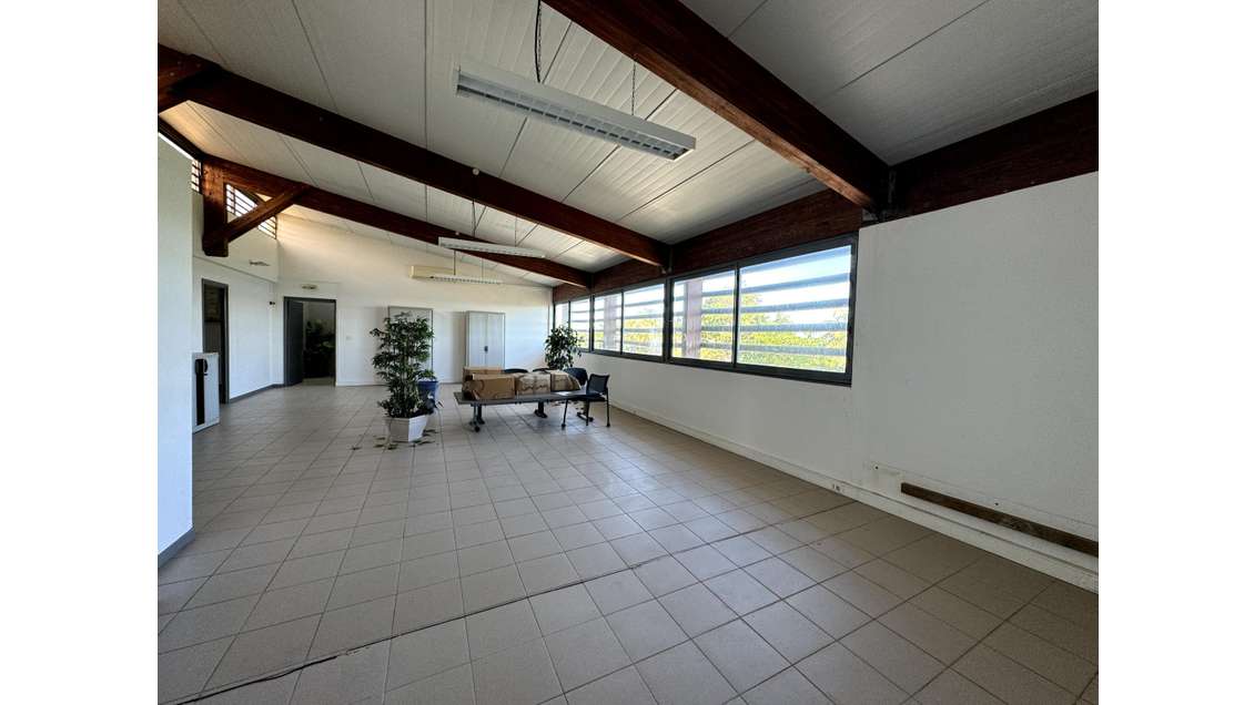 Vente bureaux de 162m² à Capesterre-Belle-Eau