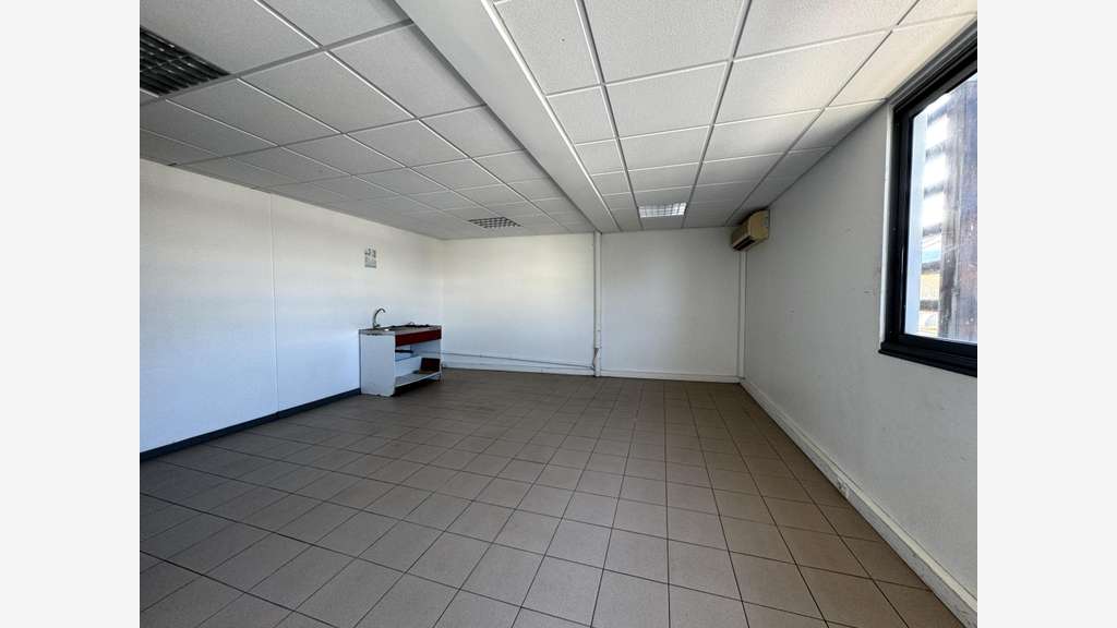 Vente bureaux de 162m² à Capesterre-Belle-Eau