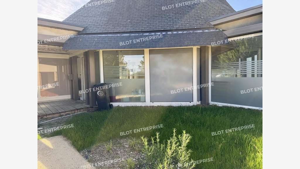 Vente bureaux locaux 160m² empl stratégique Carnac