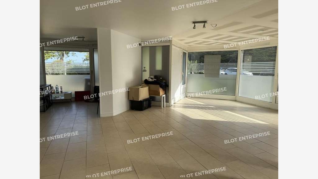 Vente bureaux locaux 160m² empl stratégique Carnac