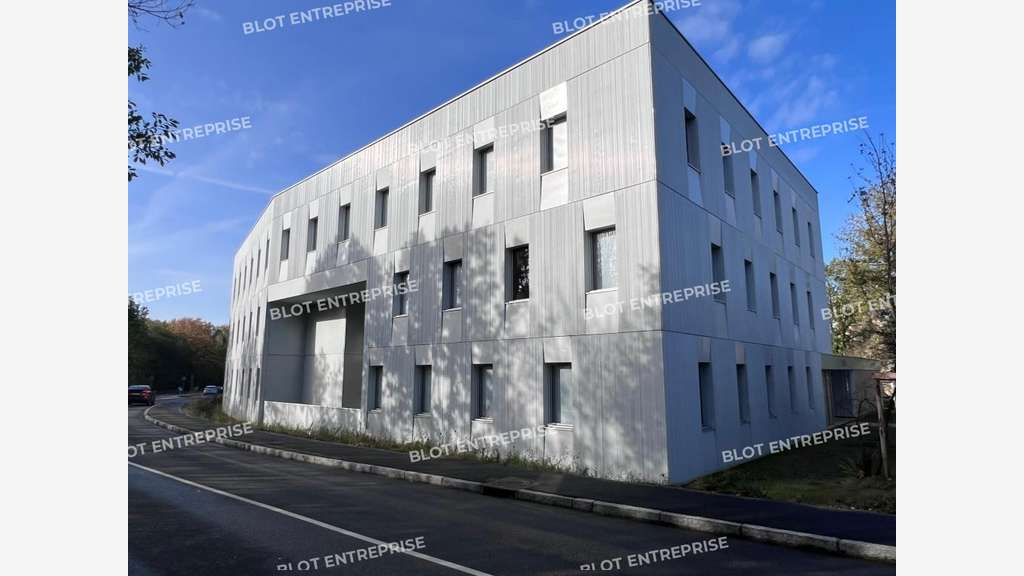 Vente bureaux neufs 1505m² à Carquefou
