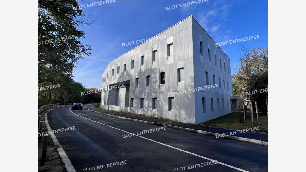 Vente bureaux neufs 1505m² à Carquefou