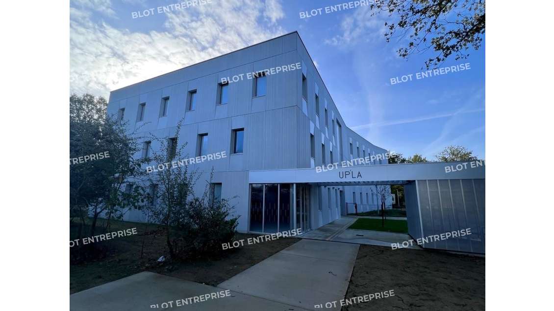 Vente bureaux neufs 1505m² à Carquefou