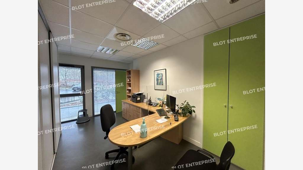 À vendre bureaux 110m² RDC Nord Loire Carquefou  