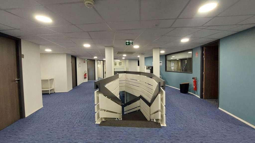 À vendre bureaux rénovés 4560m² à Castres