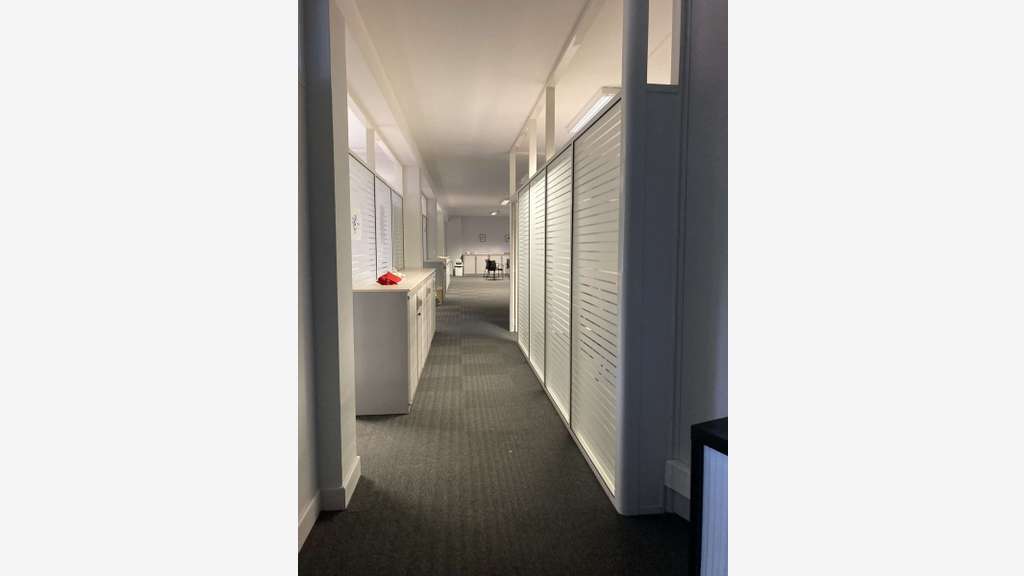 À vendre – Bureaux de 4 560 m² à Castres – Tarn (8