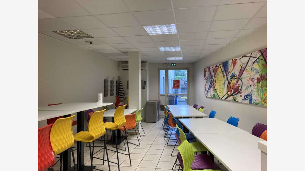 À vendre – Bureaux de 4 560 m² à Castres – Tarn (8